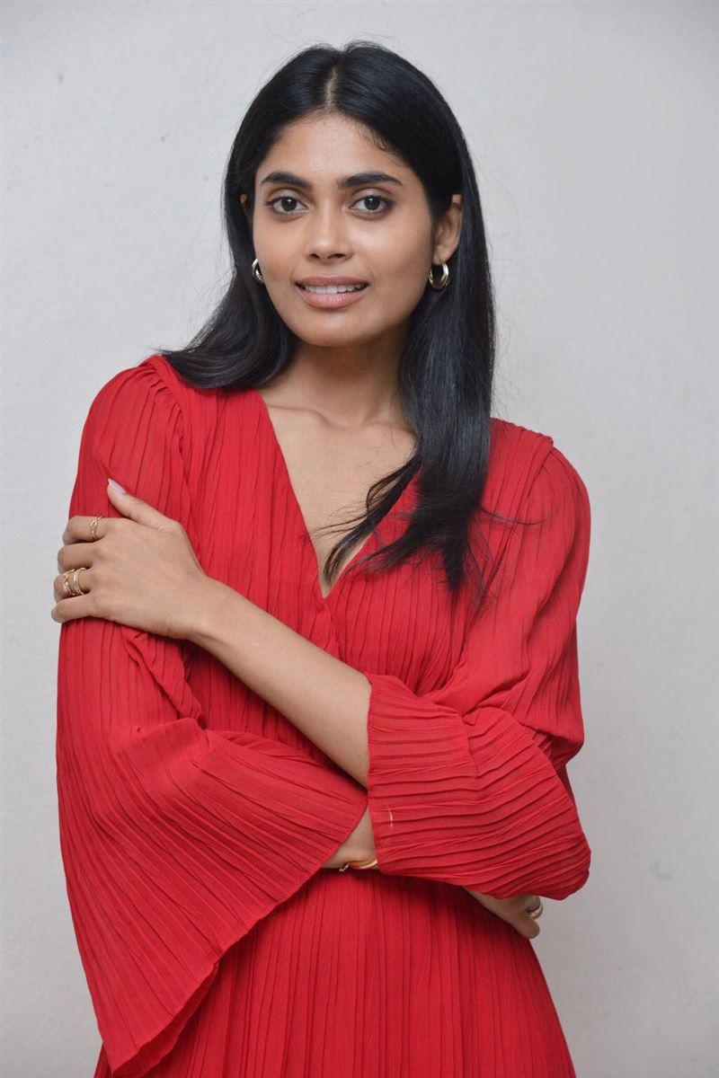 Kritika Shetty - Makeup Artist